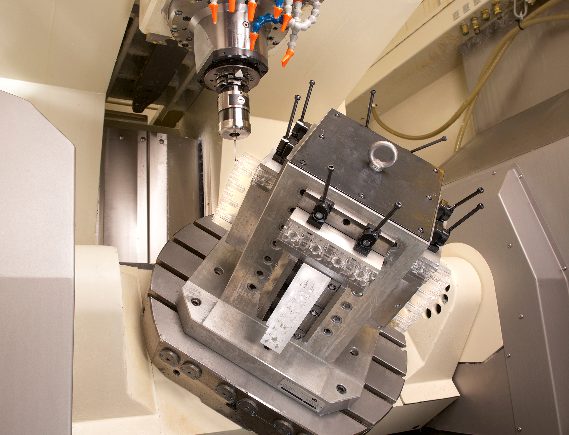 CNC-Fräsbearbeitung von Acrylglas bei WHM in Garbsen