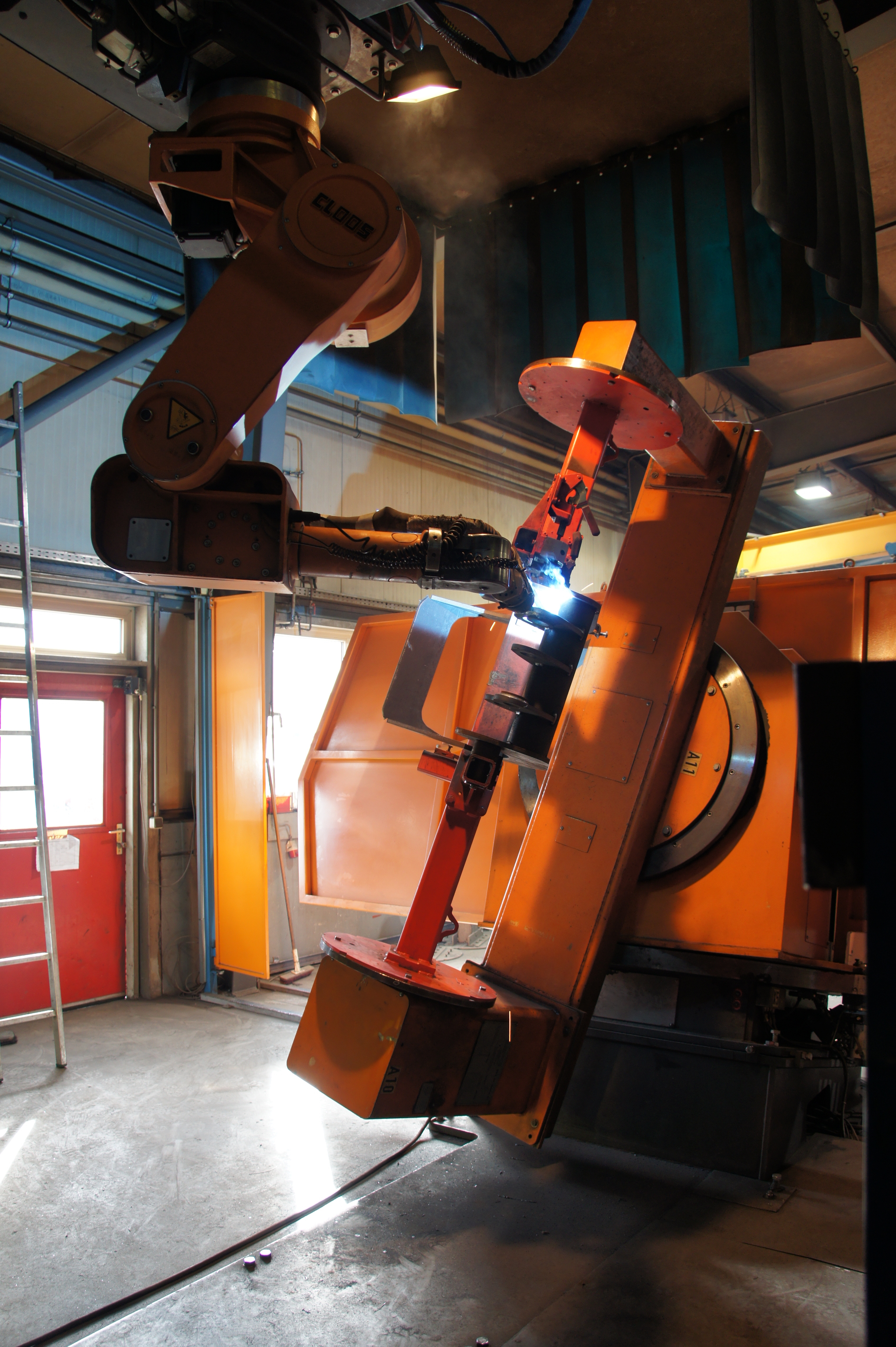 Schweißroboter (Cloos Romat 320)