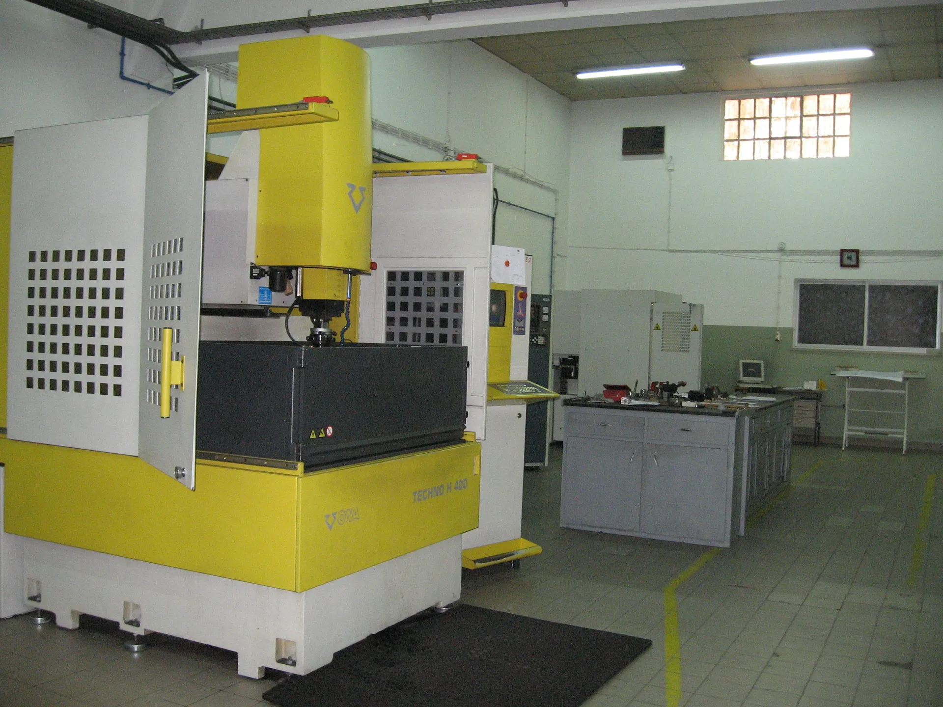 Sparking Machine