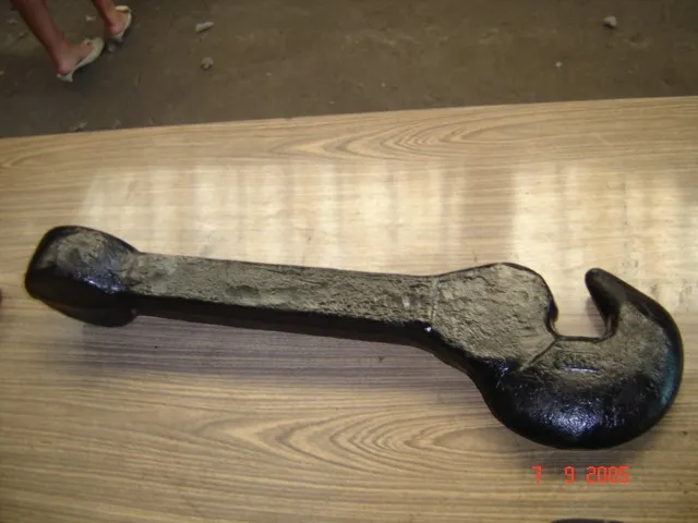 Traction hook