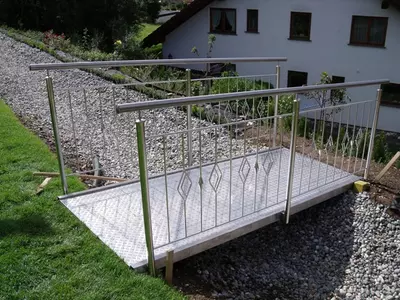 Edelstahl Bachbrücke mit Geländer