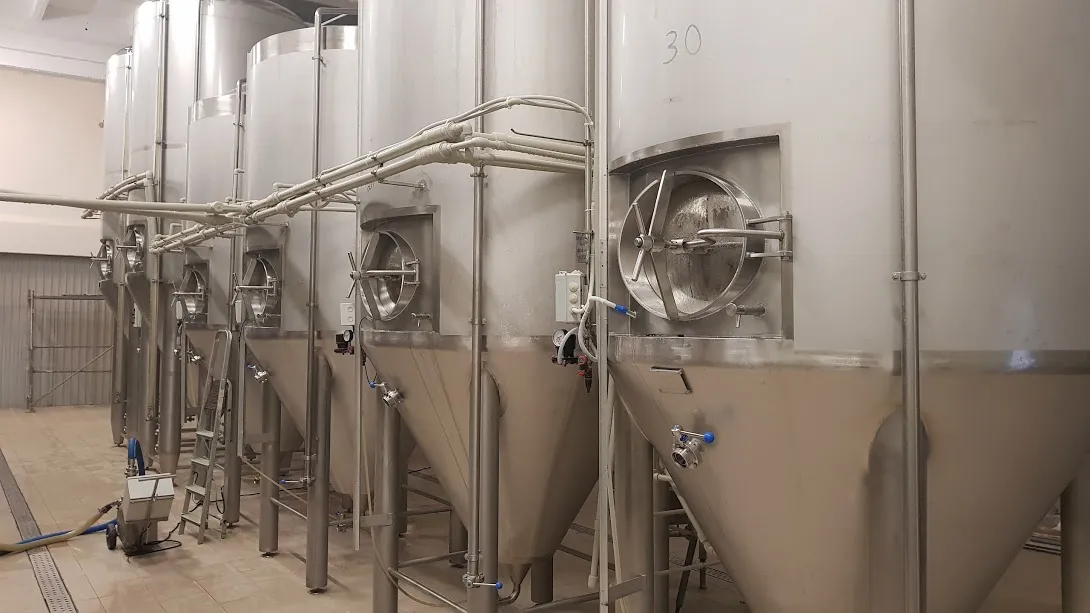 Silos fuer Bier