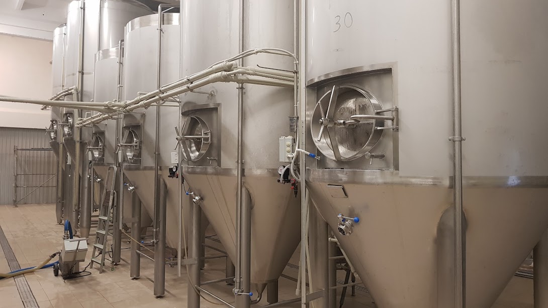 Silos fuer Bier
