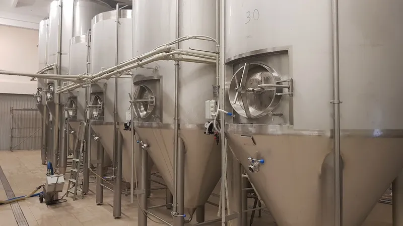Silos fuer Bier
