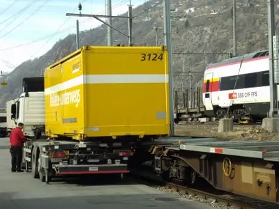 Container- Mover / Containerumschlag