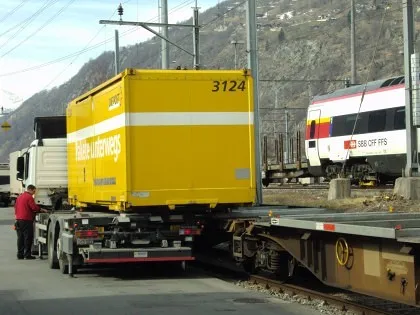 Container- Mover / Containerumschlag
