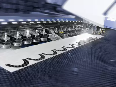 Stanz-Nibbelmaschine