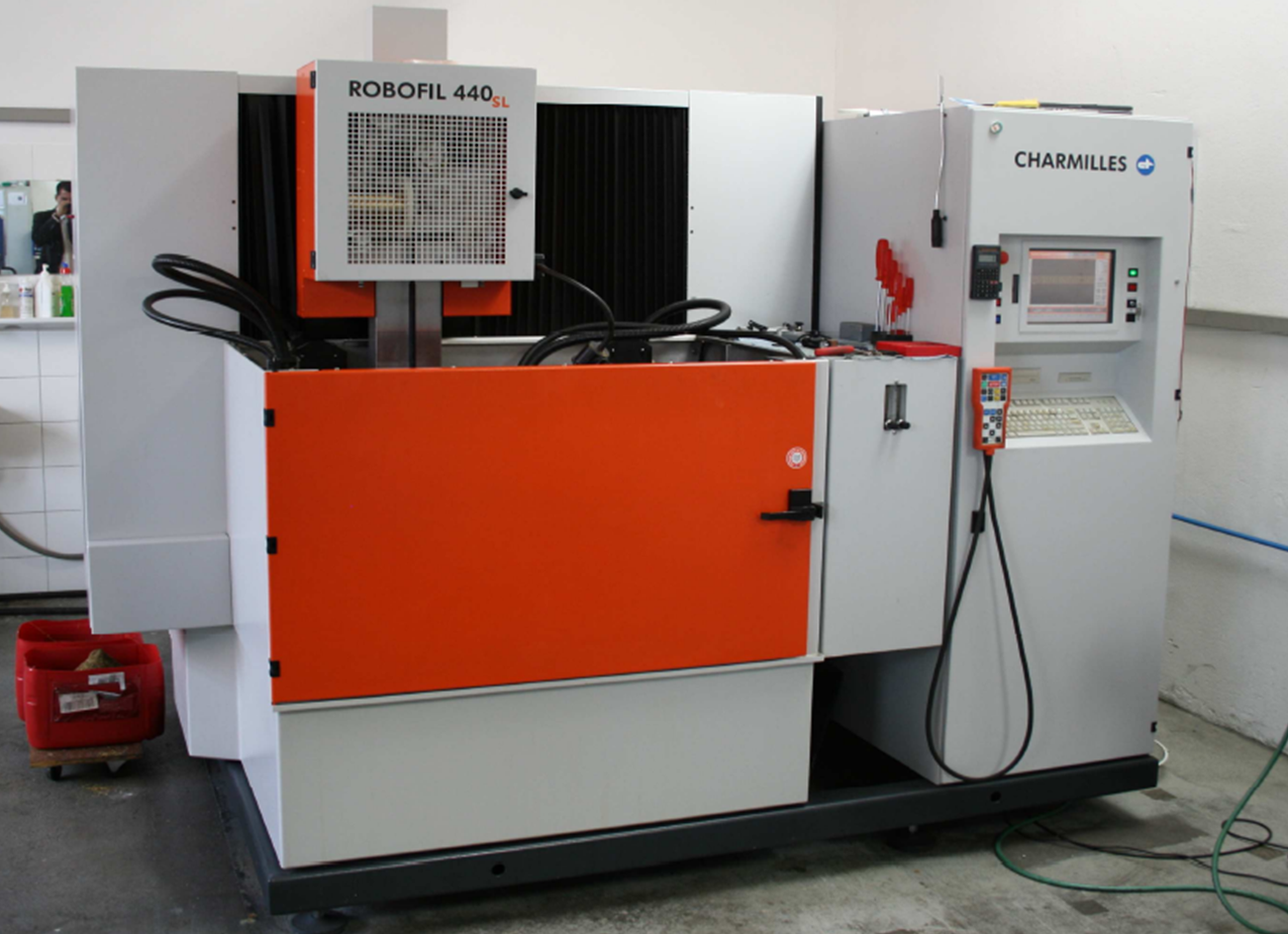 CNC-Drahterodiermaschine