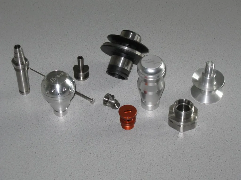 Drehteile aus verschiedenen Materialien