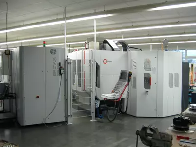 C20U 5-Achsen Fräsmaschine mit EROWA Palettenwechsler