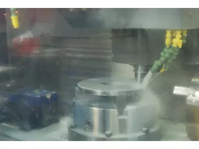 verschiedene CNC-Fräsmaschinen