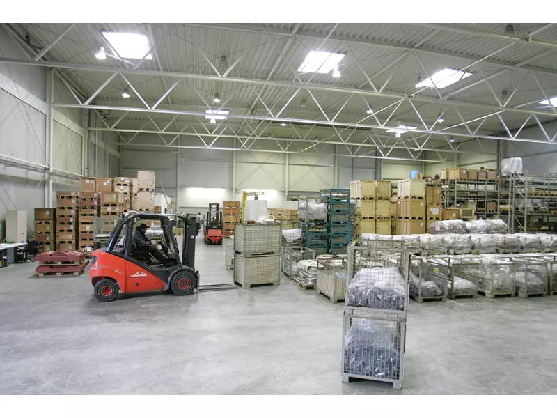 2009-09-09_warehousing_in_guetersloh.webp