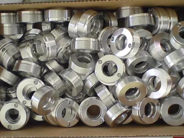 .Aluminium Muffe