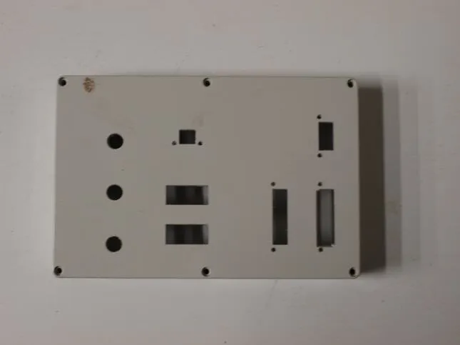 Ausbrüche in Schaltbox