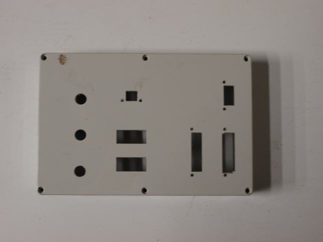 Ausbrüche in Schaltbox