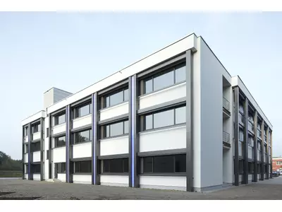 Blecharbeiten an Gebäuden inkl. Lichtleisten