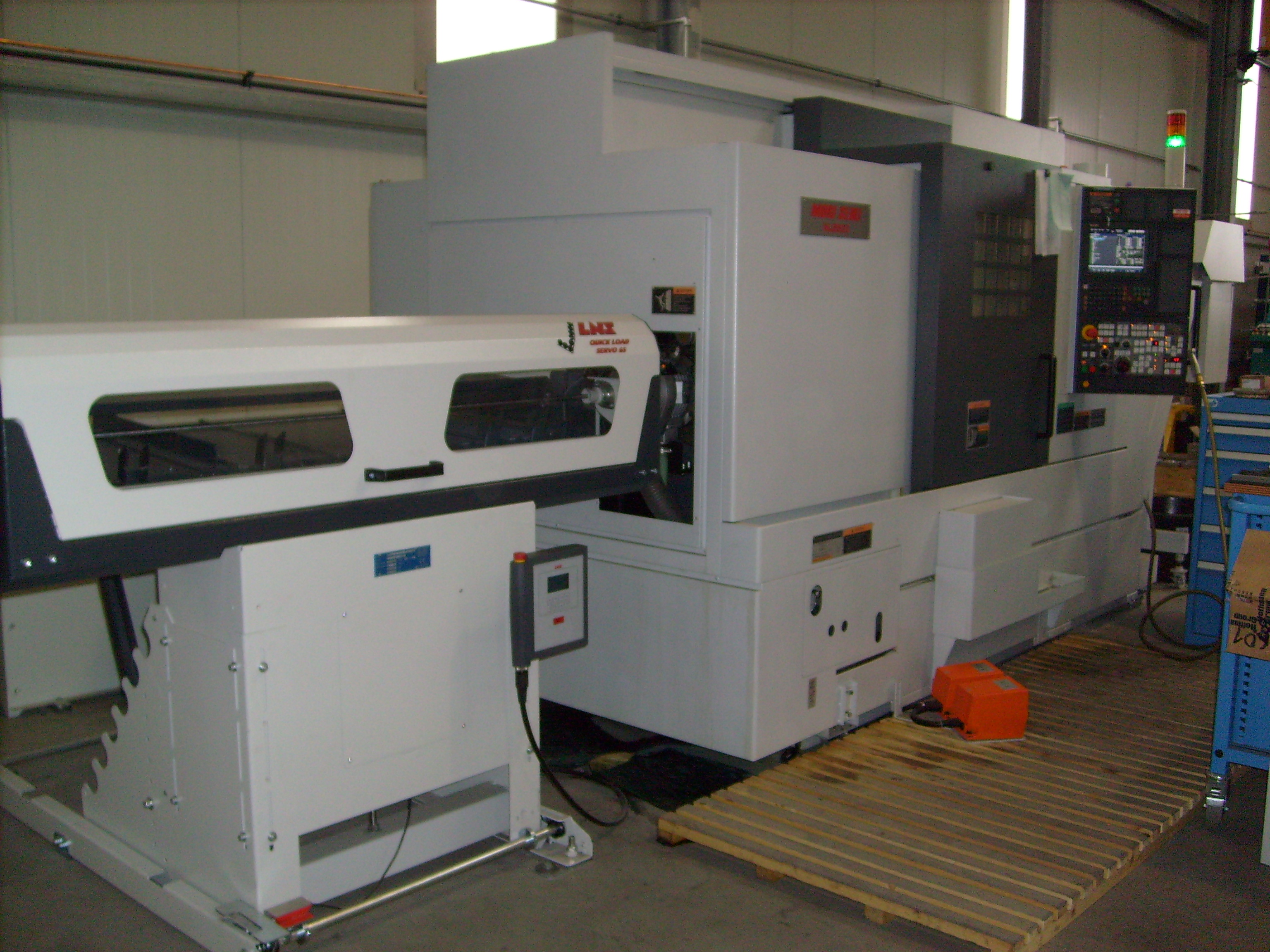 Drehmaschine mit Stangenlader