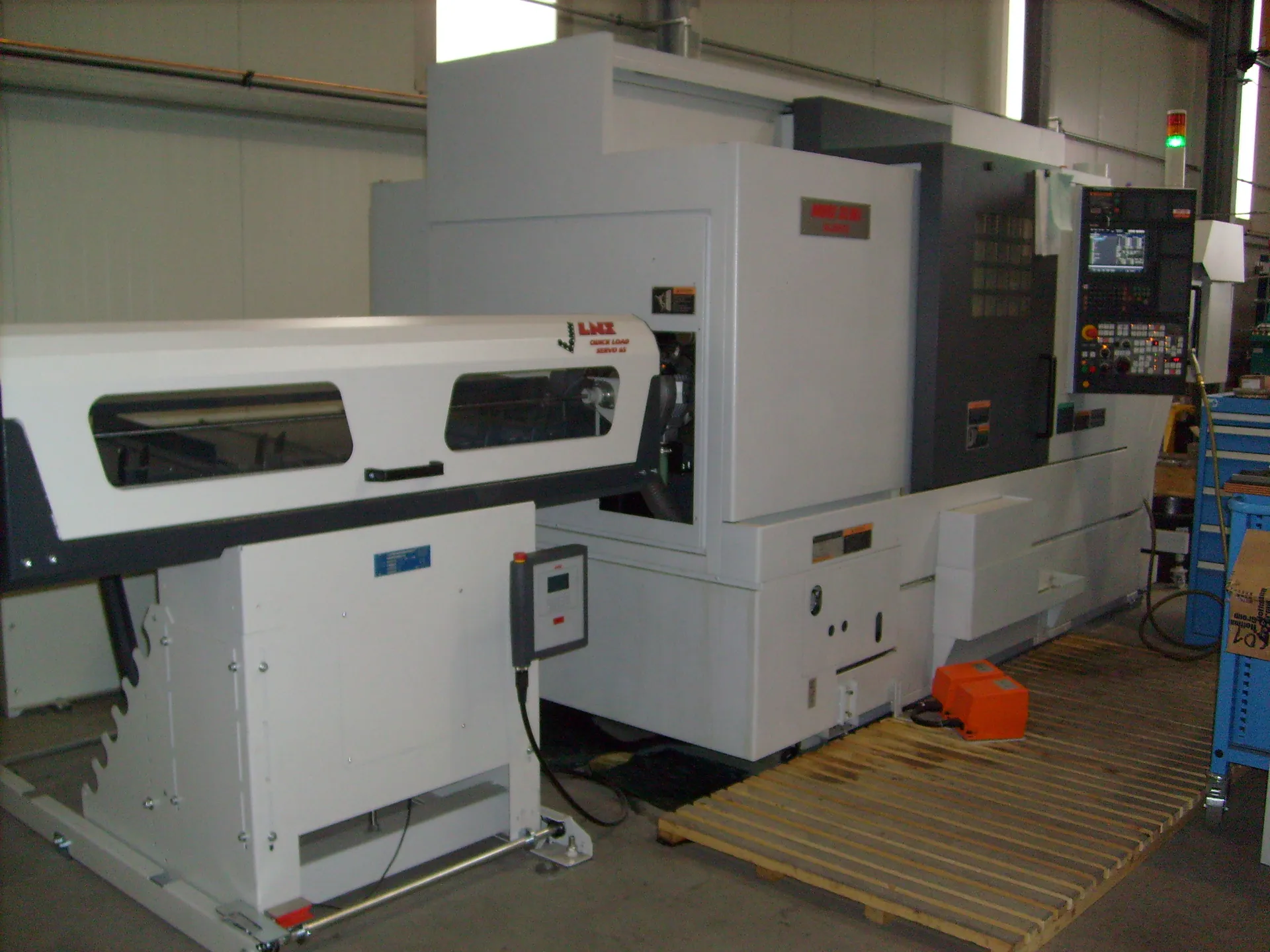 Drehmaschine mit Stangenlader