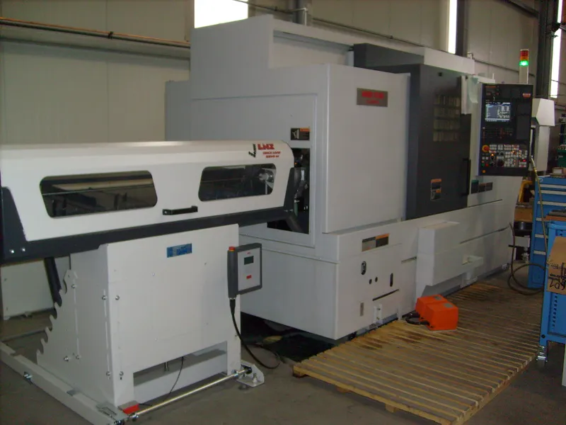 Drehmaschine mit Stangenlader