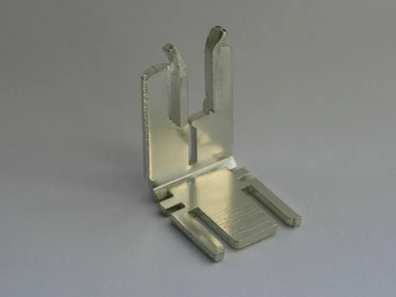 Contact for 64 A safety fuse