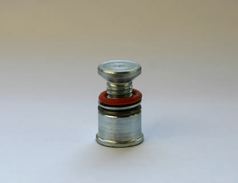 Plug for water circulation (injection mold)