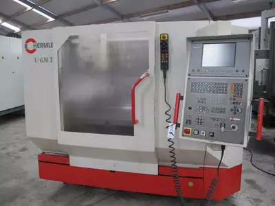 Universalfräsmaschine