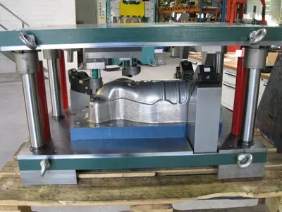 Heatshild Lochwerkzeug