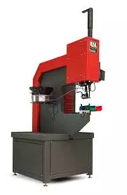 Einpressbefestiger und Clinchen