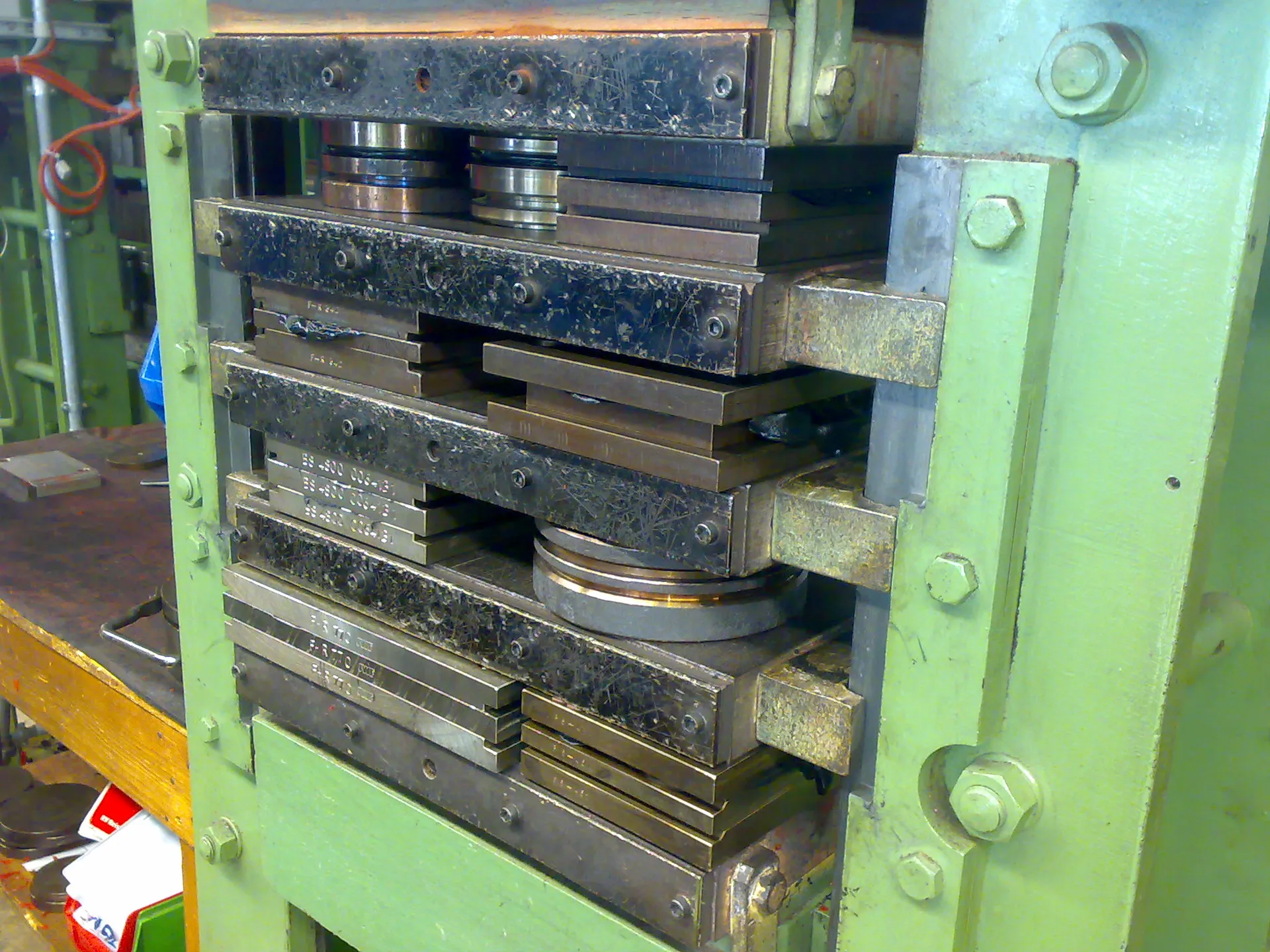 4-Etagen-Presse