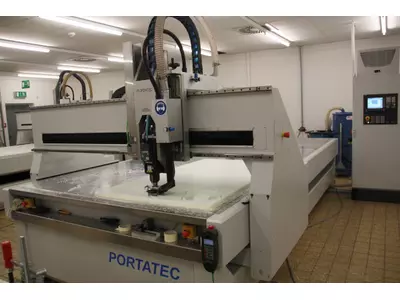 Portalfräsmaschine mit Vakuumspannung