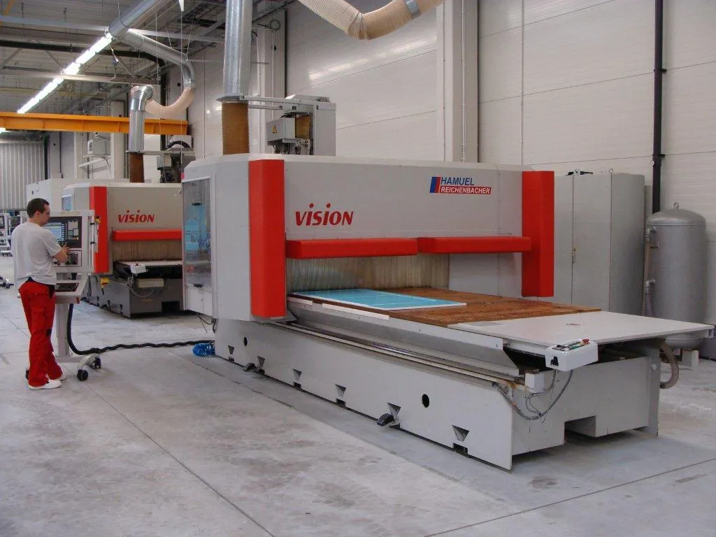 4 CNC Bearbeitungszentrum