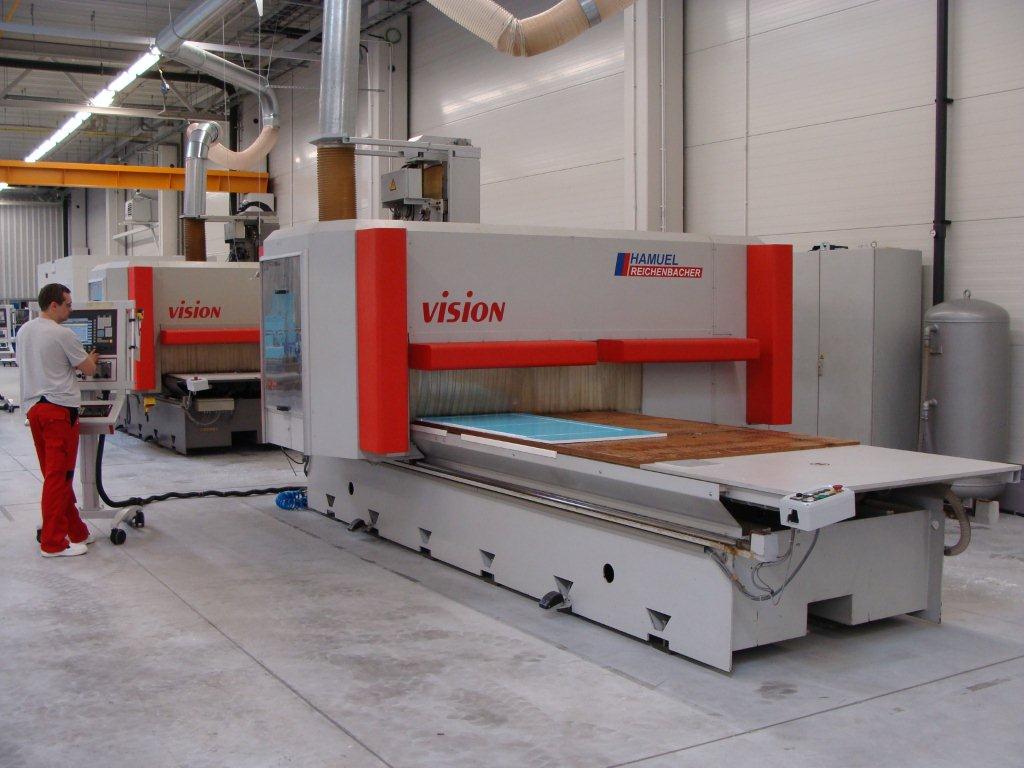 4 CNC Bearbeitungszentrum