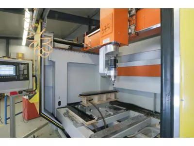5-Achsen CNC Fräsmaschine