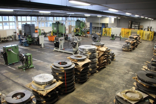2 Leinhaas-Stanzautomaten - Presskraft: 80 t