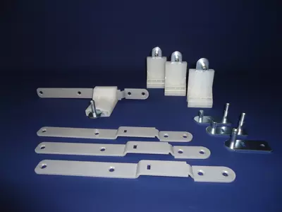 Einzelteile und montierte Baugruppen