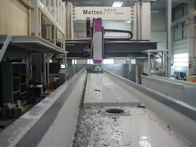 Schleifmaschinenbett