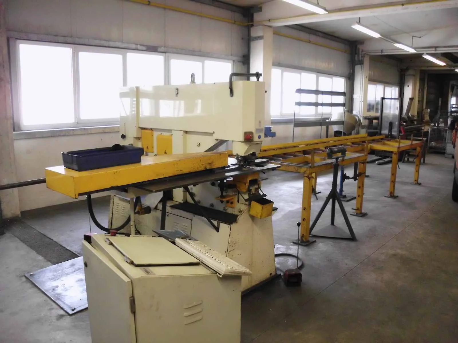 CNC - Lochstanze