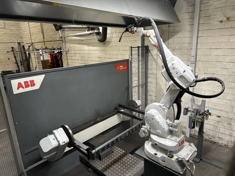 Schweißroboter für Serienteile/Schweißbaugruppen