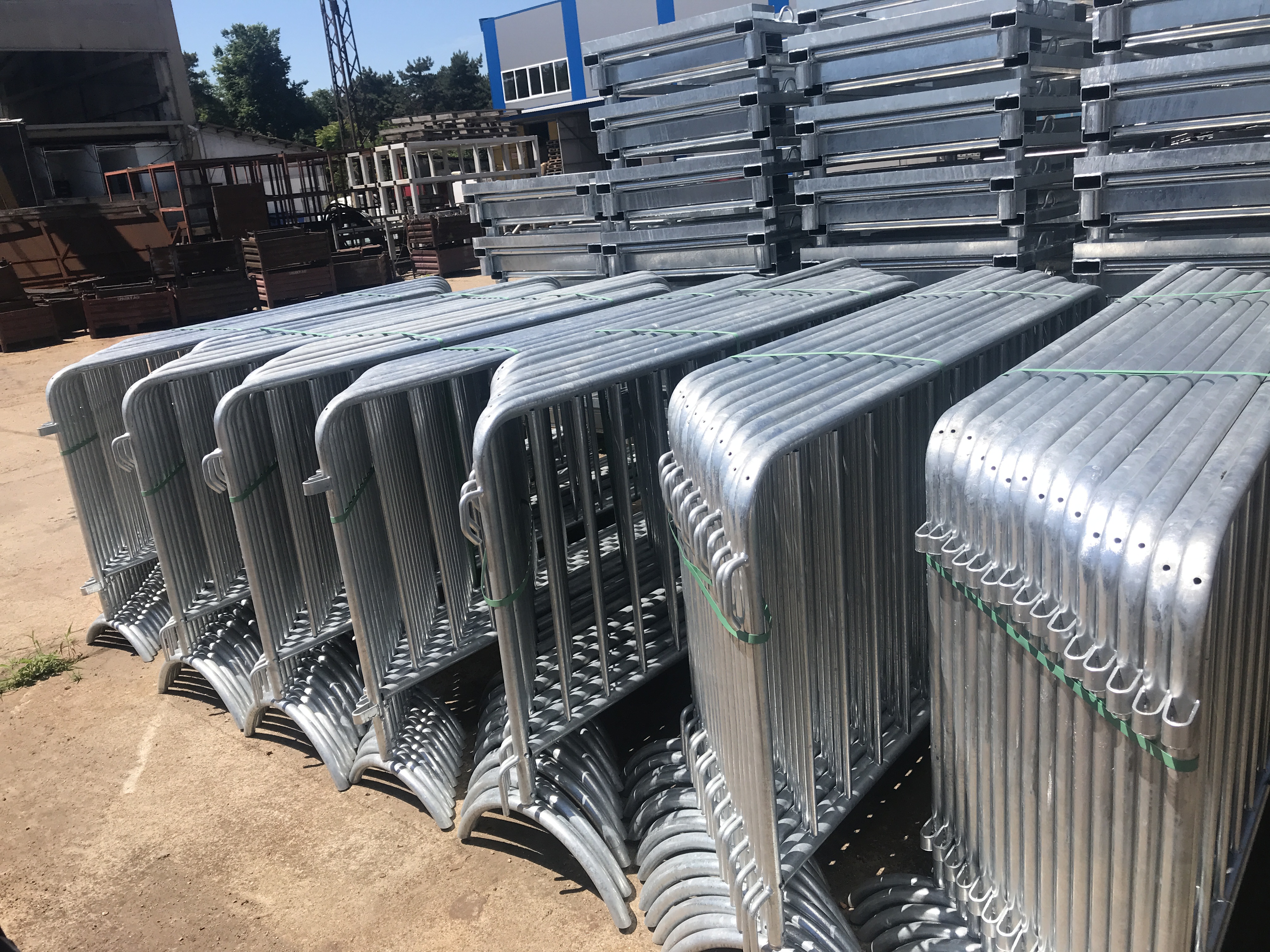 Demo barrier