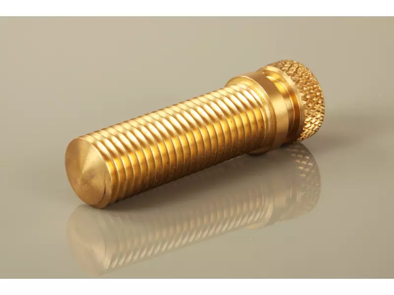 spezial_schraube_werkstoff_messing_mit_raendelung_img_1189.webp