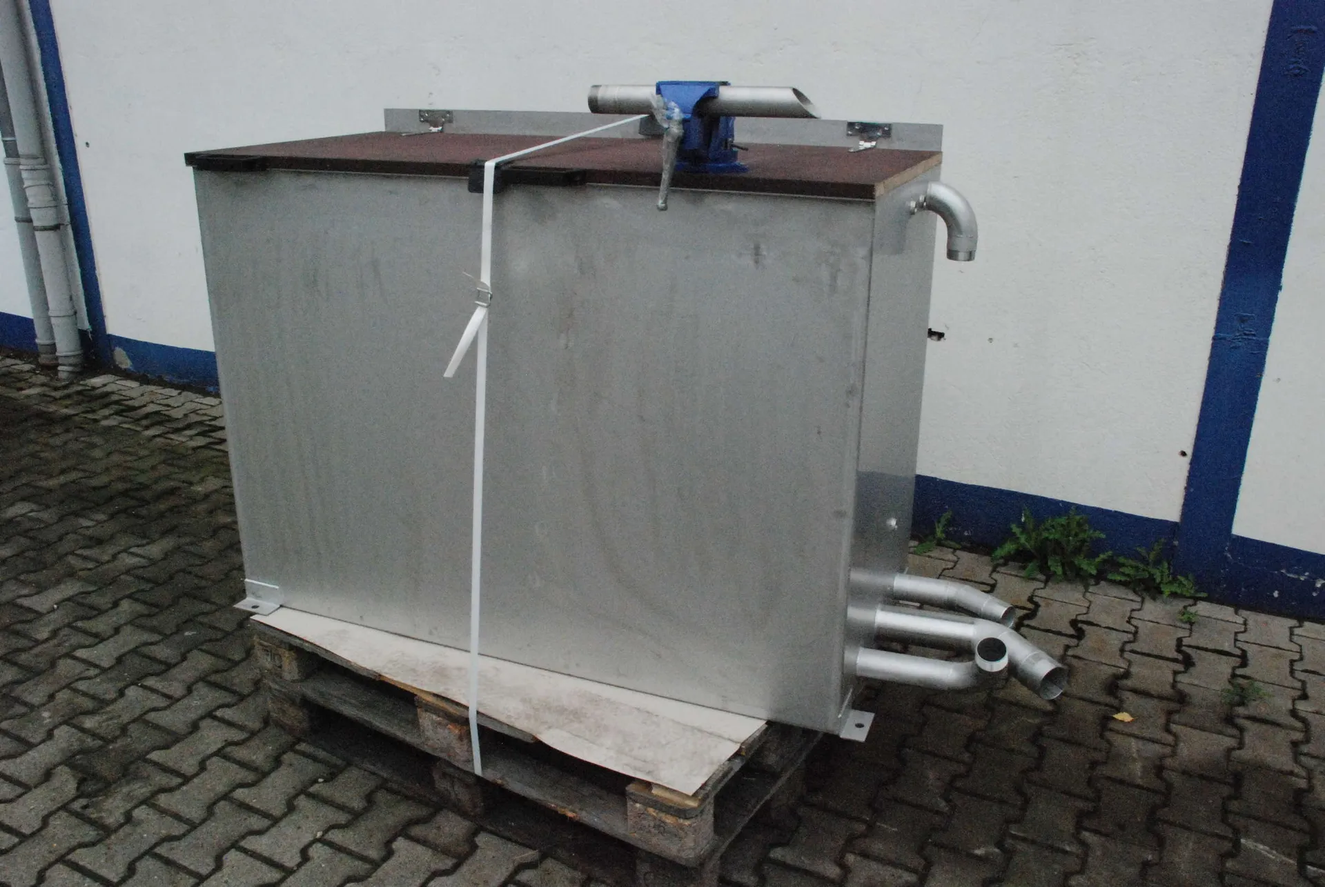 Vorlaufbehälter