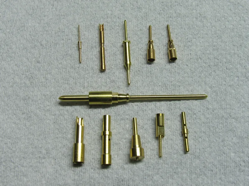 Plug for contacts
