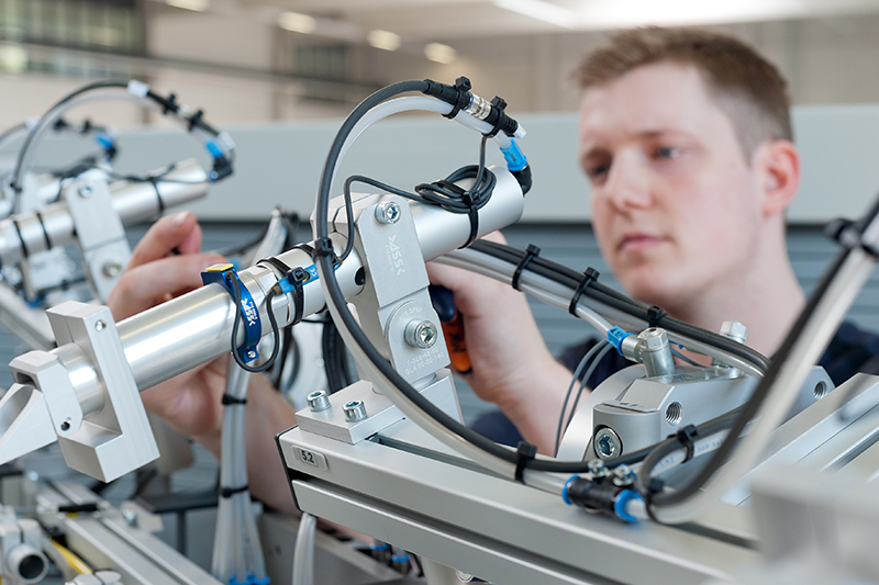 Roboterhandbau