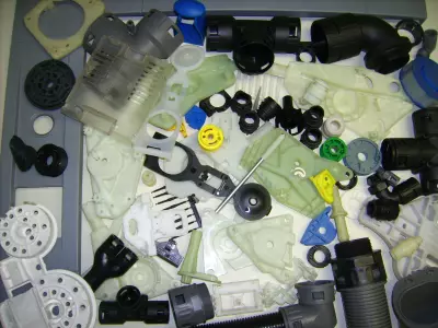 Diverse Kunststoffteile