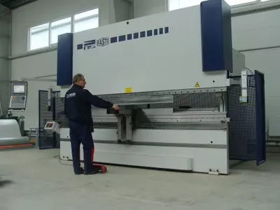 Hydraulic press brake