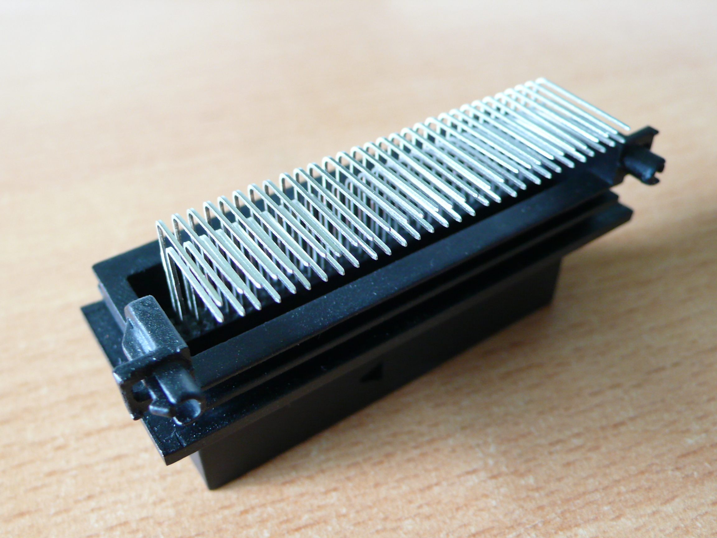 2-reihiger Steckverbinder
