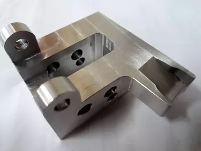 Gripper for automotive