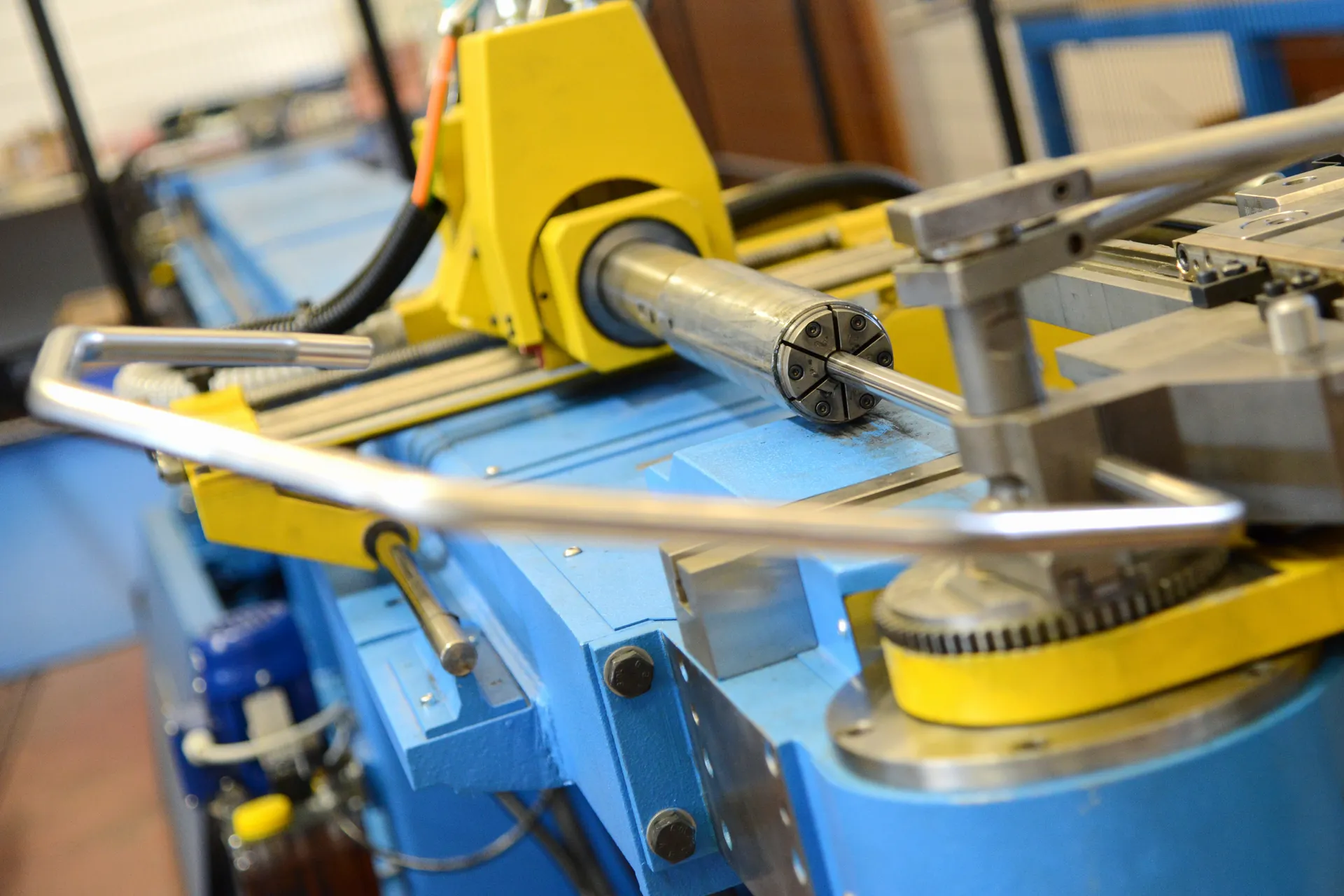 Bending machine