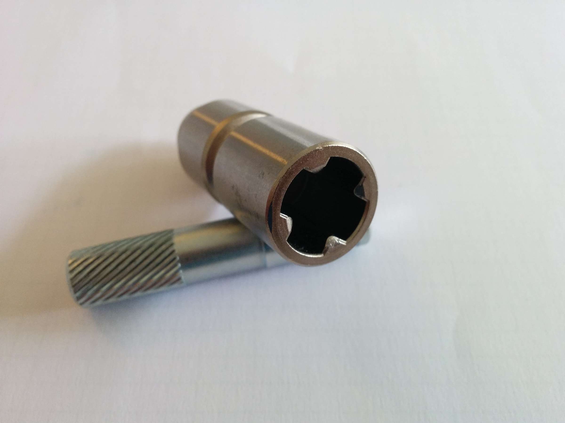 differential shaft and wheel shaft