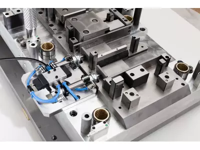 Folgeschnitt Werkzeug